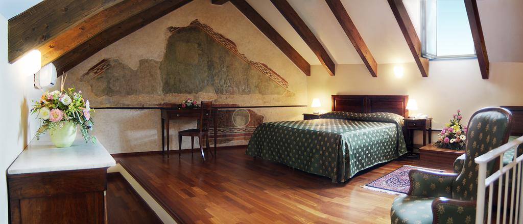 Palazzo Vescovile Hotel Noli Oda fotoğraf